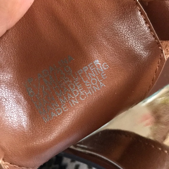 NWOB Vince Camuto Brown Leather thong sandals - Picture 6 of 6